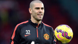 Victor Valdes posts message to Manchester United fans as he heads for exit
