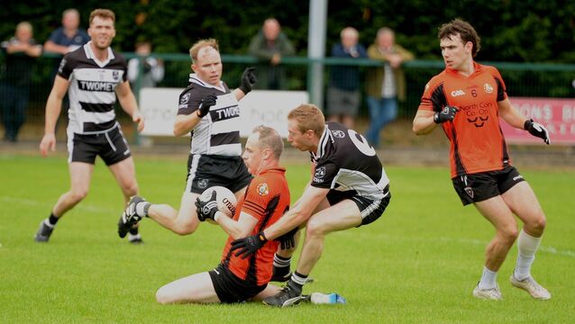 <p>Gene Casey wins the ball for Kiskeam against Castletownbere in the McCarhy Insurance Group Premier IFC at Inchigeela. Picture: John Tarrant</p>