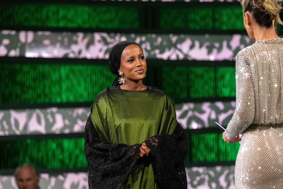 Dublin Rose Suad Mooge on stage in Tralee with Kathryn Thomas. Picture: Domnick Walsh Dublin Rose Suad Mooge on stage in Tralee with Kathryn Thomas. Picture: Domnick Walsh