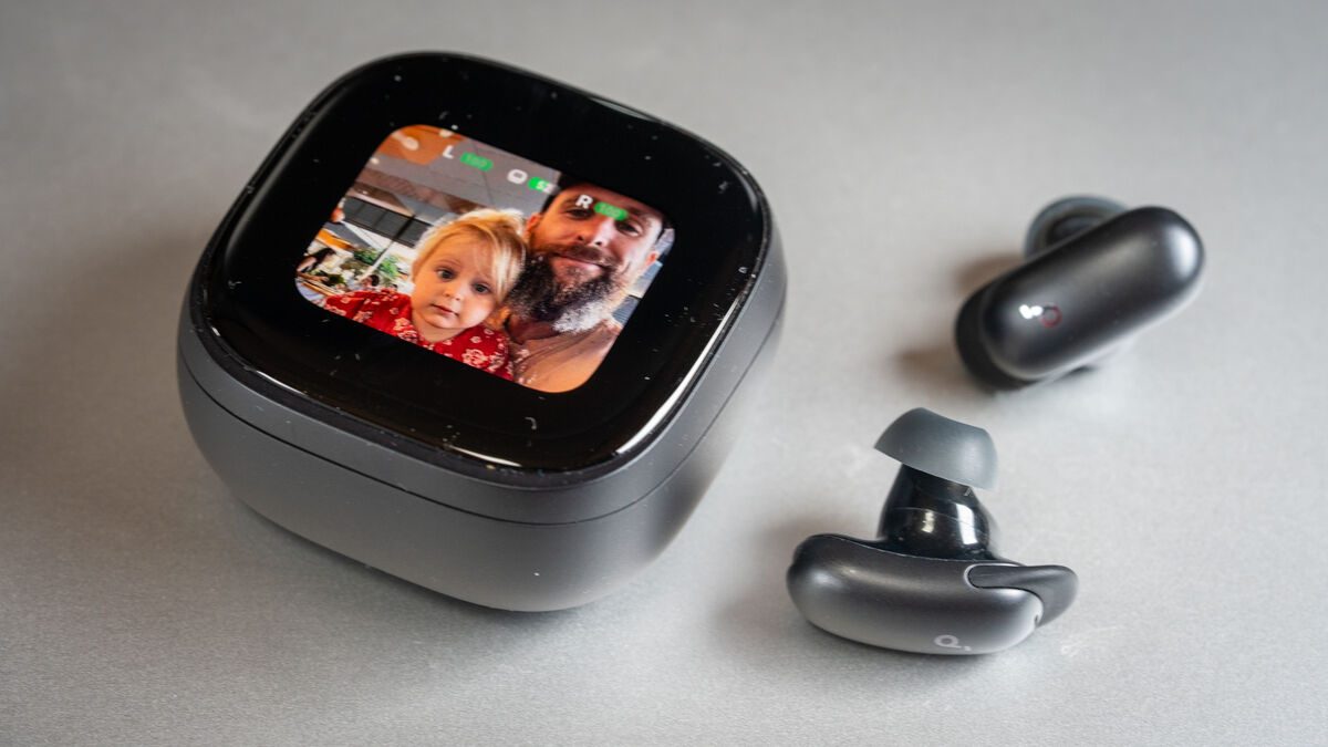 Having five different levels of noise cancellation allows you to adjust the amount of silence to your specific surroundings. Picture: Noel Campion Having five different levels of noise cancellation allows you to adjust the amount of silence to your specific surroundings. Picture: Noel Campion