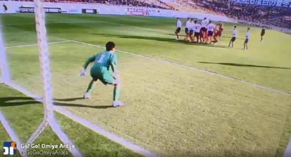 Watch this outstanding free-kick routine from a Japanese schools competition
