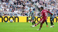 Newcastle United v Liverpool - Premier League - St James' Park
