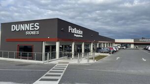 <p>Dunnes Stores retained the largest share of consumer spending in grocery stores in August at 24.1%, with Tesco just behind at 23.8%. </p>