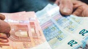 <p>Wages paid to Irish employees increased by €2.4bn in the year to the end of March but inflation and other seasonal factors means total disposable income only grew by 1% during that time, new data from the Central Statistics Office (CSO) shows. Picture: iStock</p>