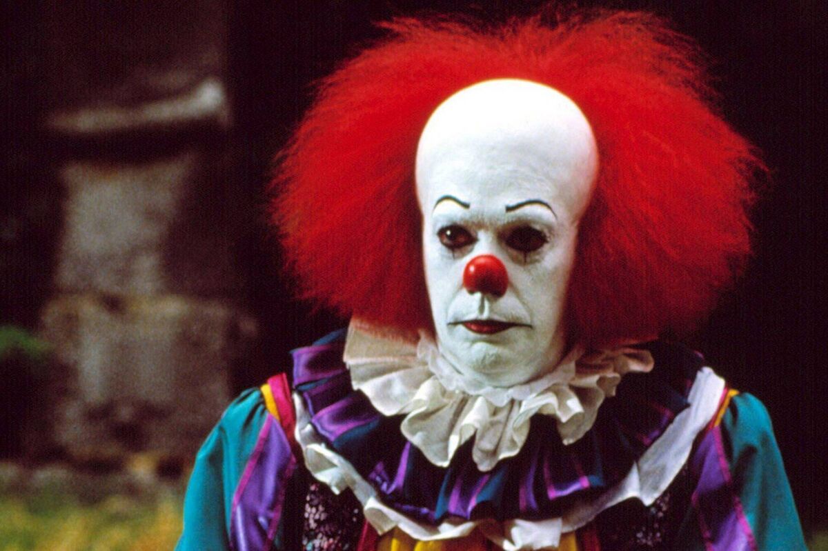In 1990, Tim Curry was transformed with full-face clown pancake to play Pennywise in the TV miniseries It, based on the Stephen King novel. In 1990, Tim Curry was transformed with full-face clown pancake to play Pennywise in the TV miniseries It, based on the Stephen King novel.