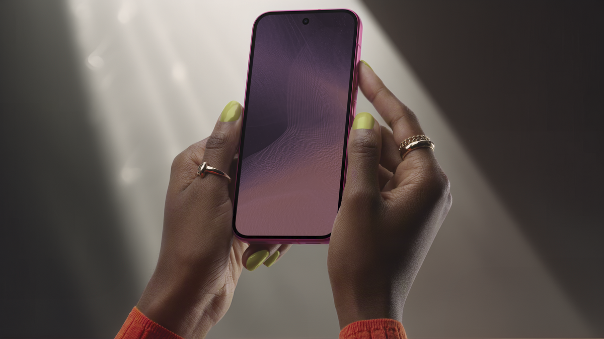 Google Pixel 11 Pro's 3,600-nit Super Actua display remains readable in direct sunlight. Google Pixel 11 Pro's 3,600-nit Super Actua display remains readable in direct sunlight.