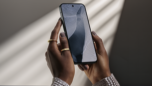 <p>Google Pixel 11 Pro's new camera bar and edge-to-edge glass create a premium look. </p>
