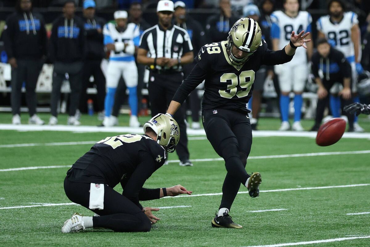 Charlie Smyth kicks a field goal against the Carolina Panthers. Pic: Chris Graythen/Getty Images Charlie Smyth kicks a field goal against the Carolina Panthers. Pic: Chris Graythen/Getty Images