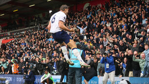 <p>Everton's James Tarkowski celebrates scoring the late equaliser. </p>