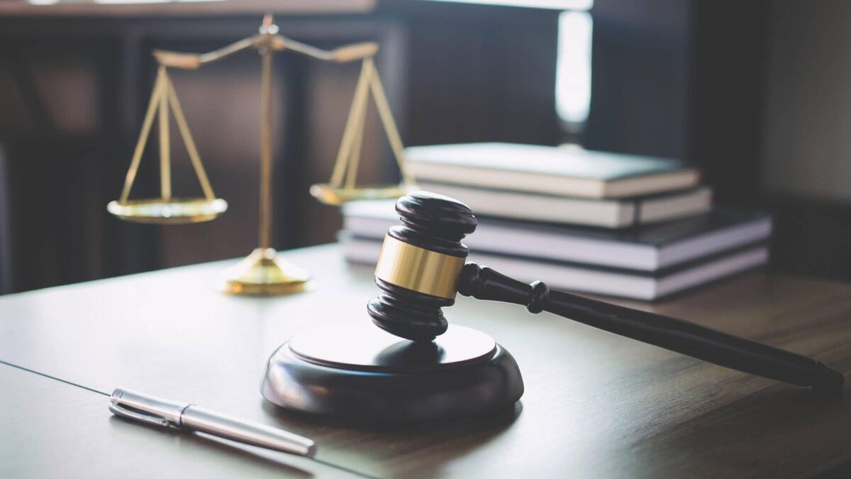 Ongoing legal aid dispute poses 'grave public risk', solicitors warn