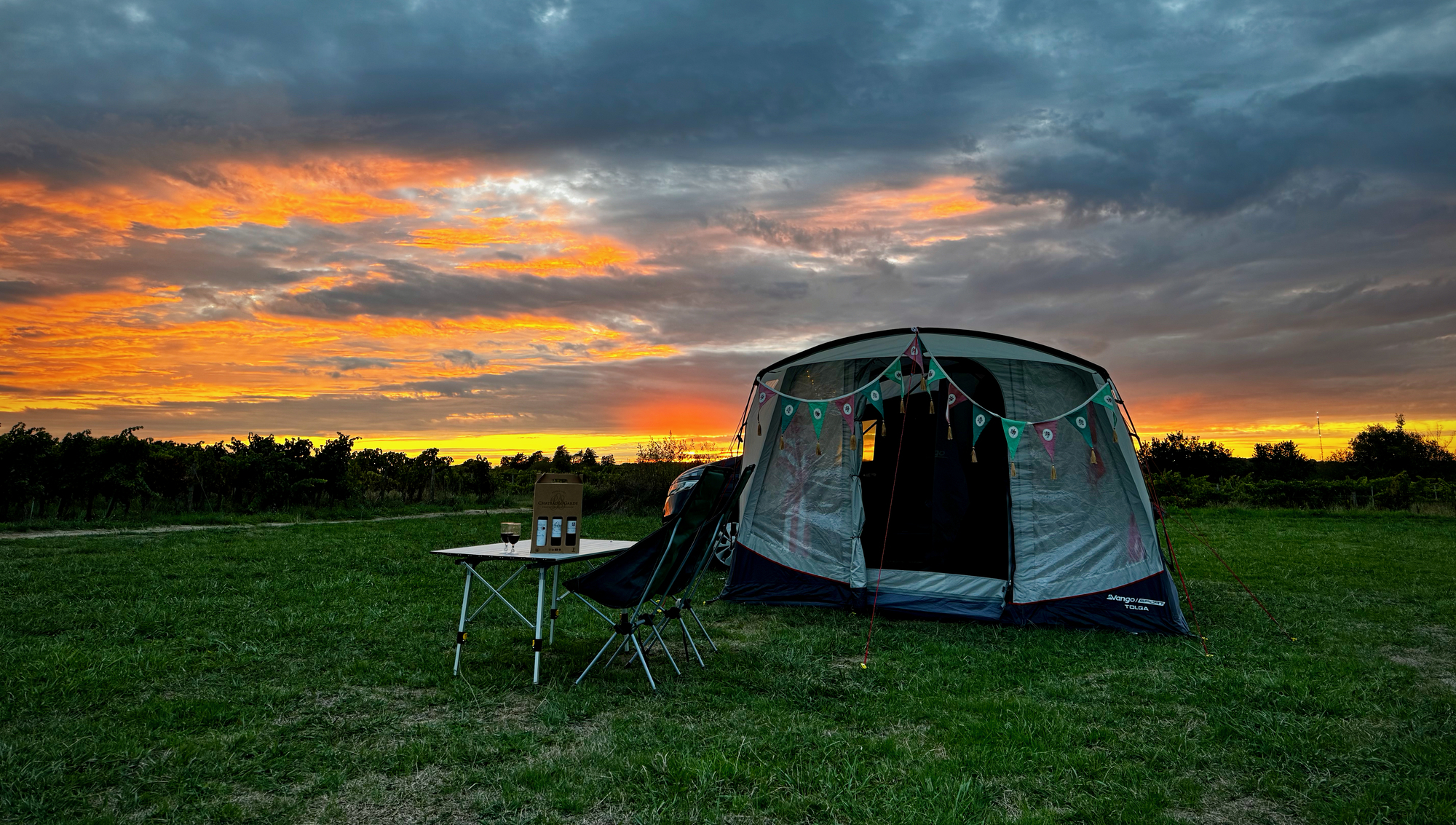 A quiet spot in a Bordeaux vineyard campsite before noisy neighbours arrived.