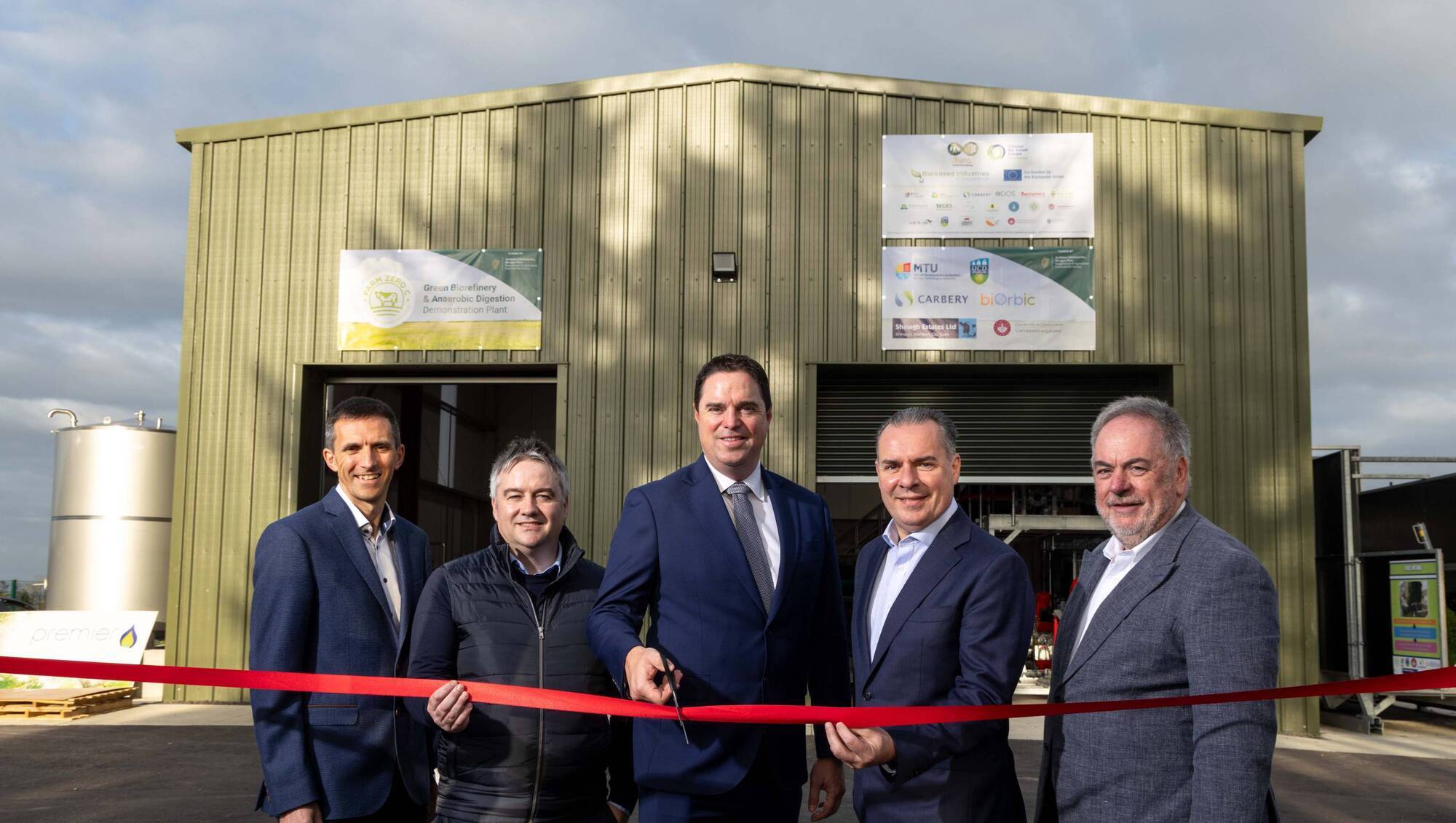 From left: Kevin O'Connor, Farm Zero C / BiOrbic; James Gaffey, MTU CircBio Research Group; agriculture minister Martin Heydon; Jason Hawkins, chief executive, Carbery; and John O'Brien, chair, Carbery at the official opening of Ireland's first on-farm integrated grass biorefinery and anaerobic digestion demonstration facility at Shinagh Estates Demonstration Farm, Bandon, Co Cork. Pictures: Michael O'Sullivan / OSM