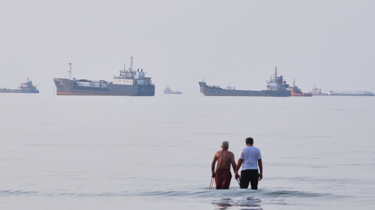 US and Iran exchange more airstrikes, fuelling fears of wider return to hostilities