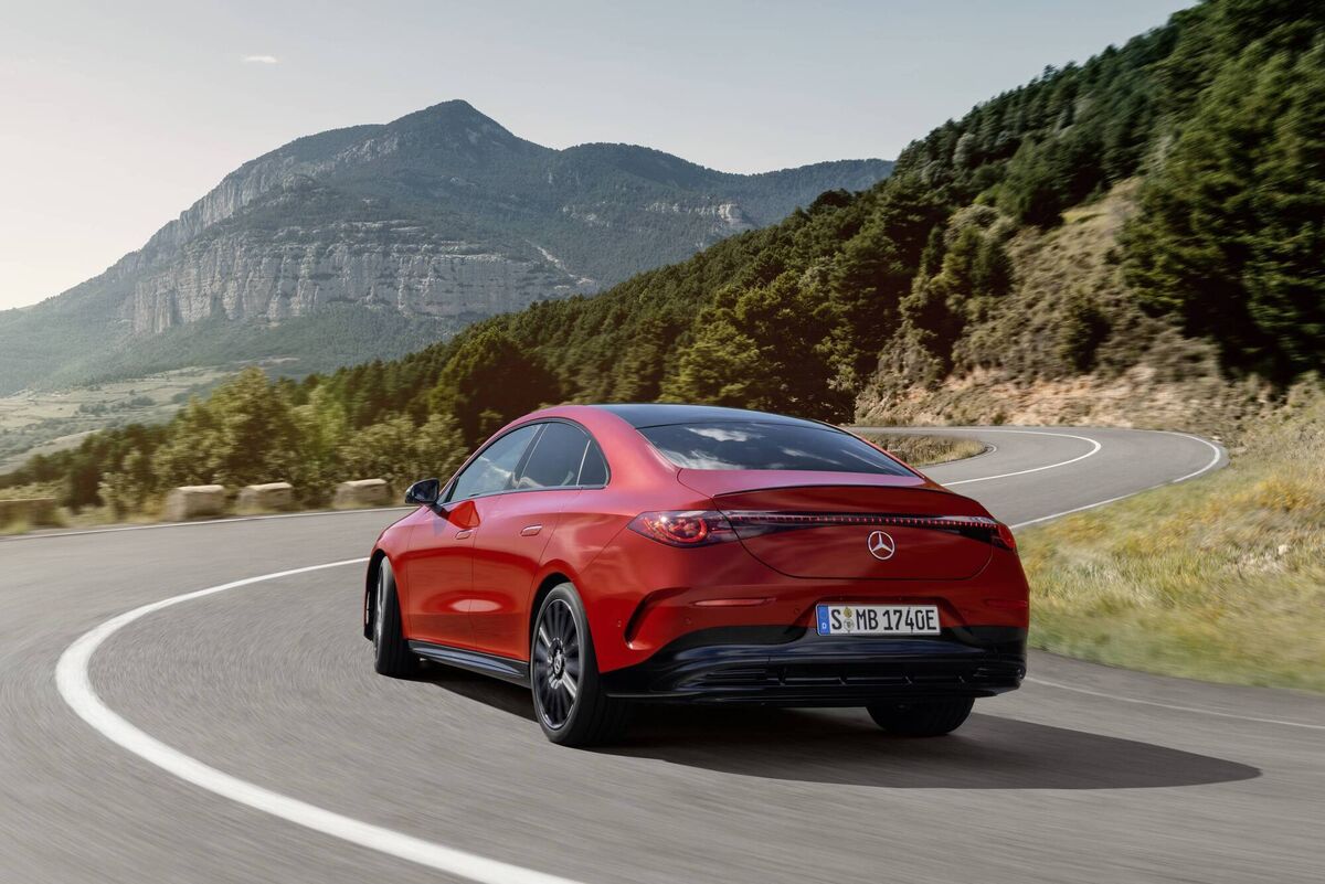 The all-new Mercedes-Benz CLA with EQ Technology: exterior: AMG Line Plus, MANUFAKTUR patagonia red metallic The all-new Mercedes-Benz CLA with EQ Technology: exterior: AMG Line Plus, MANUFAKTUR patagonia red metallic