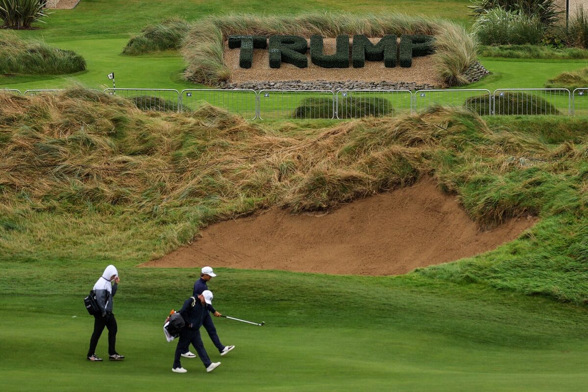 Thorbjørn Olesen walks up the 17th at Doonbeg. Pic: ©INPHO/Ben Brady Thorbjørn Olesen walks up the 17th at Doonbeg. Pic: ©INPHO/Ben Brady