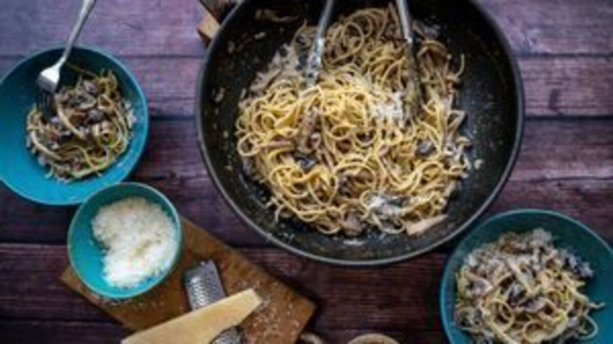 Creamy Mushroom and Garlic Spaghetti