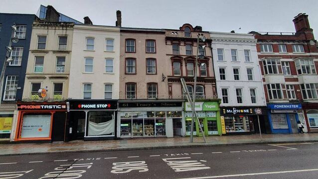 <p>Independent Ireland councillor Noel O’Flynn has also asked the council to review the increase and clustering of businesses like vape and phone shops, after he counted 23 on Patrick Street and Oliver Plunkett Street alone. File picture: Frank O’Connor/#DerelictIreland</p>
