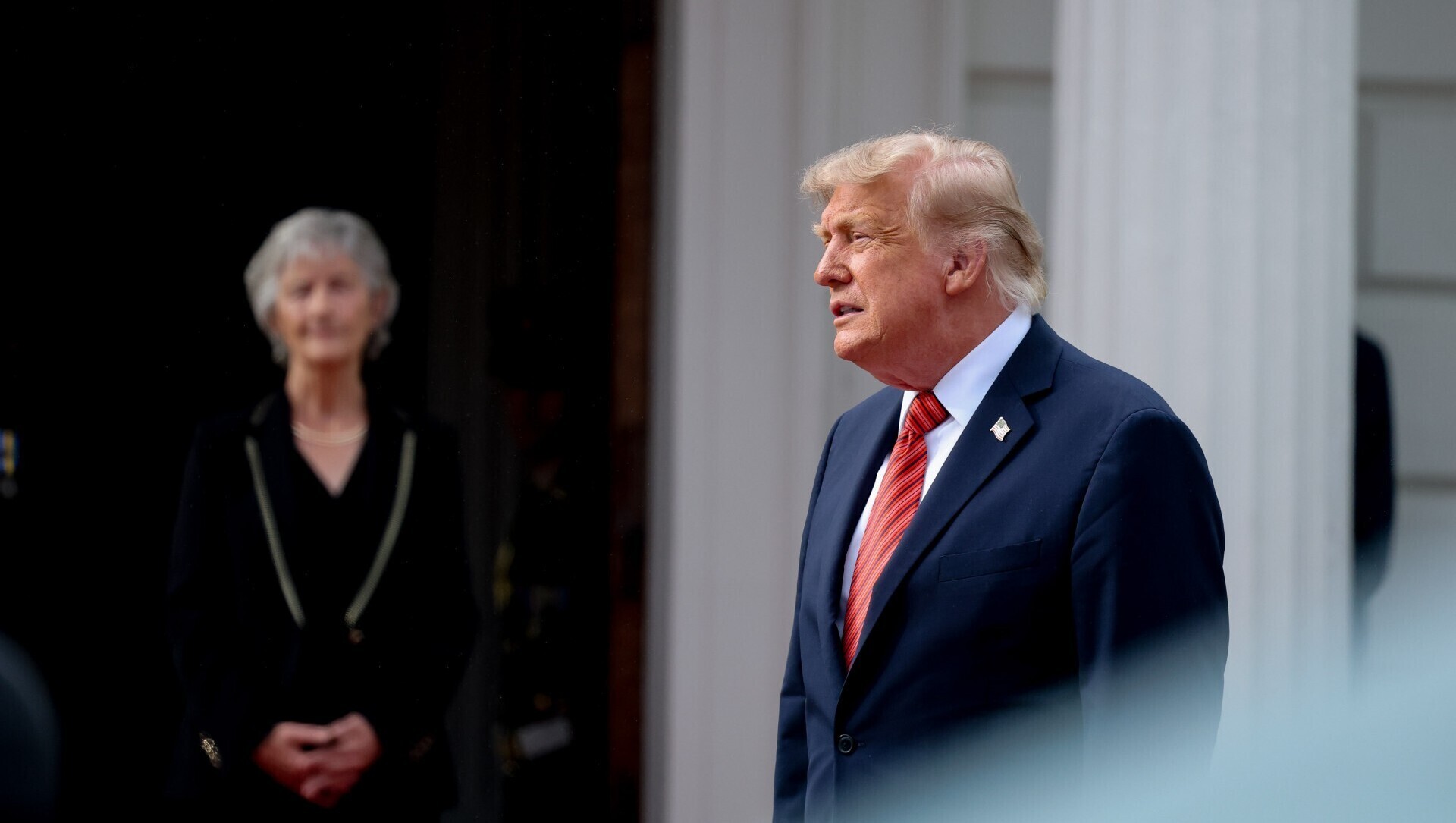 Michael Longley's ‘Ceasefire' poem gives pointed message to Trump during Áras visit