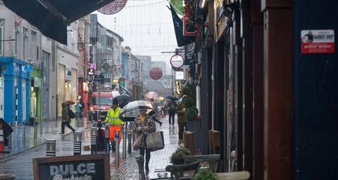 Cork traffic and weather: Met Éireann alerts public to heavy rain and isolated thunderstorms Cork traffic and weather: Met Éireann alerts public to heavy rain and isolated thunderstorms