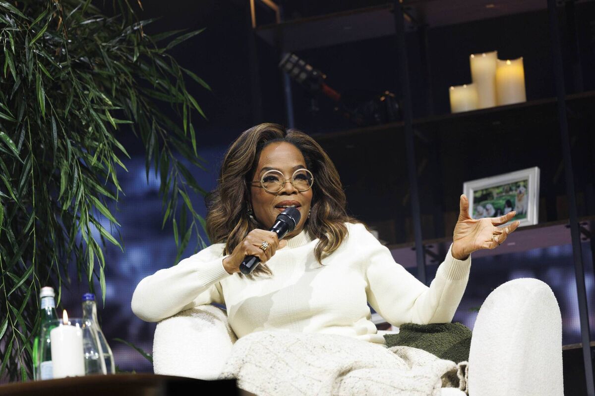 Oprah Winfrey in conversation with MC David Meade during her first live appearance in Ireland, as part of Up Close With Oprah Winfrey, presented by Pendulum Summit and Front Row Speakers. Picture: Conor McCabe Photography. 