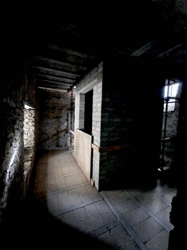 Monkstown Castle: southern tower first floor lift shaft