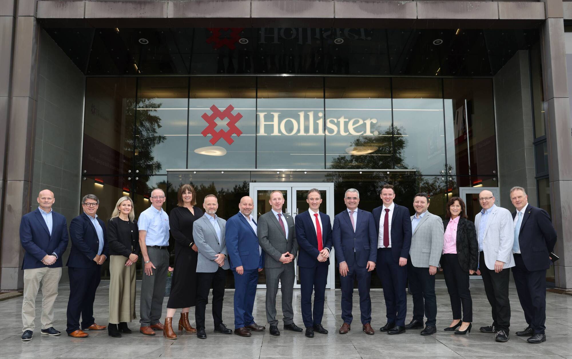 IDA Ireland with executives from Hollister, a global leader in ostomy, continence, wound care and critical care products, announcing an €80m R&D investment and a digital transformation project that will create approximately 50 new jobs in Ballina, Co Mayo. Pictured are: Shane Caher, Hollister, Carlos Horkan, Hollister, Lorraine McDermott, Hollister, Connie Walsh, IDA Ireland, Minister of State, Alan Dillon, Maureen Timlin, IDA Ireland, Minister for Social Protection, Dara Calleary, John Nugent, IDA Ireland, Michael Lohan, CEO of IDA Ireland, Senator Mark Duffy, and Seamus Fitzpatrick, Hollister. Photo: Aengus McMahon 