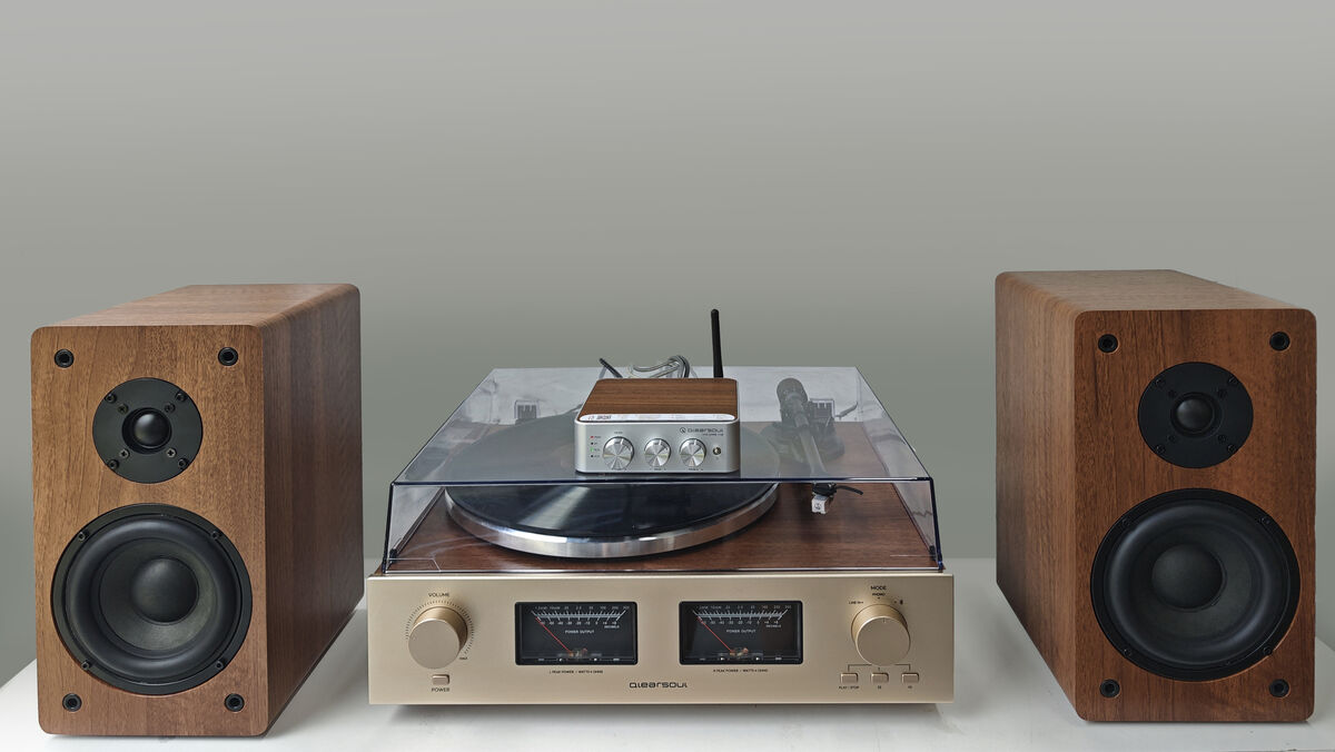 The Qlearsoul HiCore H2 on top of the HiFire X turntable for size comparison. Picture: Qlearsoul The Qlearsoul HiCore H2 on top of the HiFire X turntable for size comparison. Picture: Qlearsoul