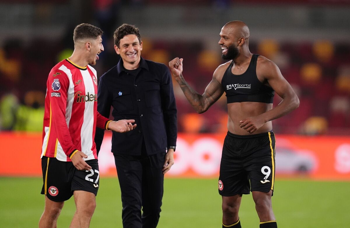 (left to right) Brentford's Vitaly Janelt, manager Keith Andrews and Igor Thiago look chipper after a fantastic home display. Pic: John Walton/PA (left to right) Brentford's Vitaly Janelt, manager Keith Andrews and Igor Thiago look chipper after a fantastic home display. Pic: John Walton/PA