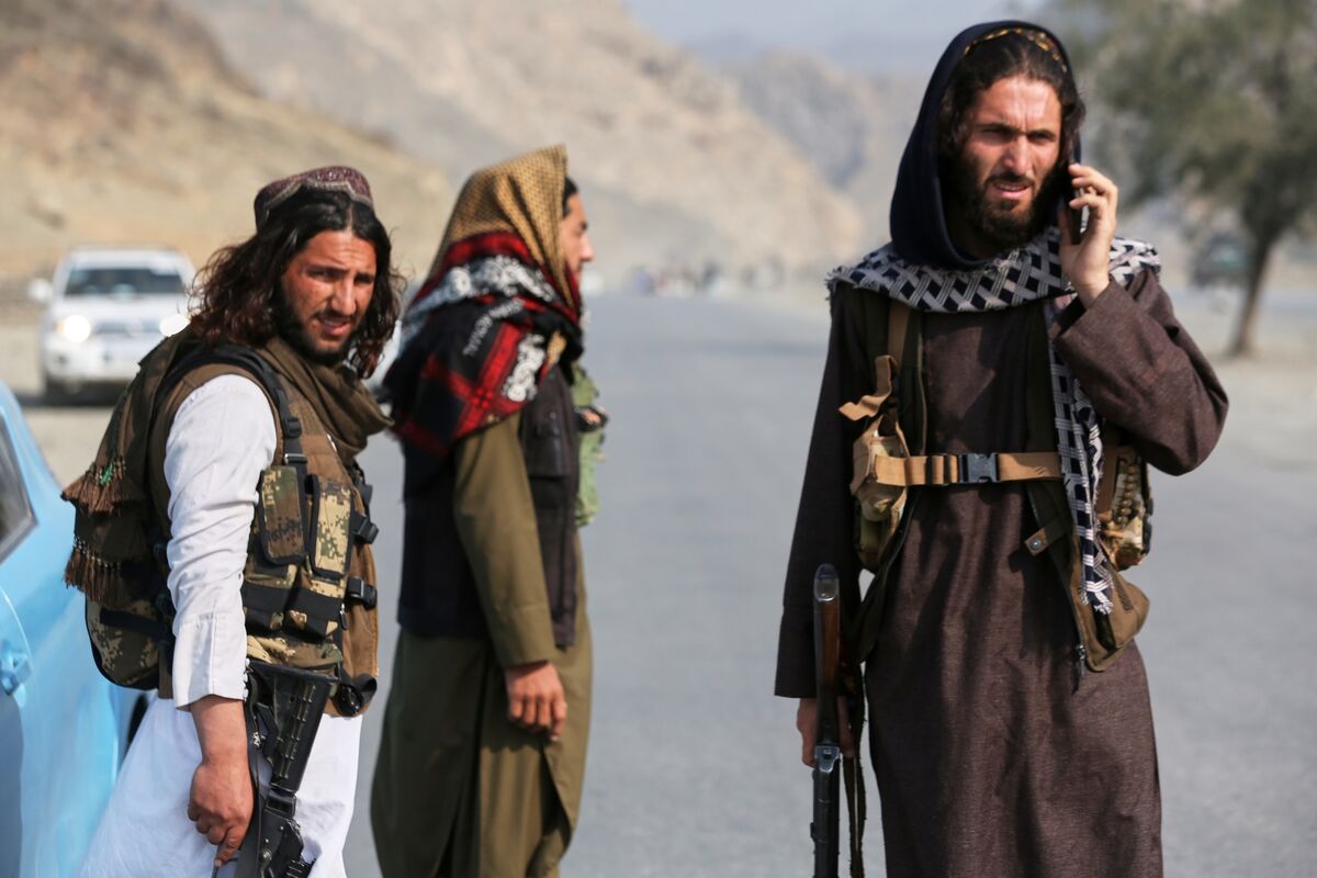 Afghan Taliban fighters on the Afghan side of the Torkham border crossing with Pakistan. Picture: Wahidullah Kakar/AP Afghan Taliban fighters on the Afghan side of the Torkham border crossing with Pakistan. Picture: Wahidullah Kakar/AP