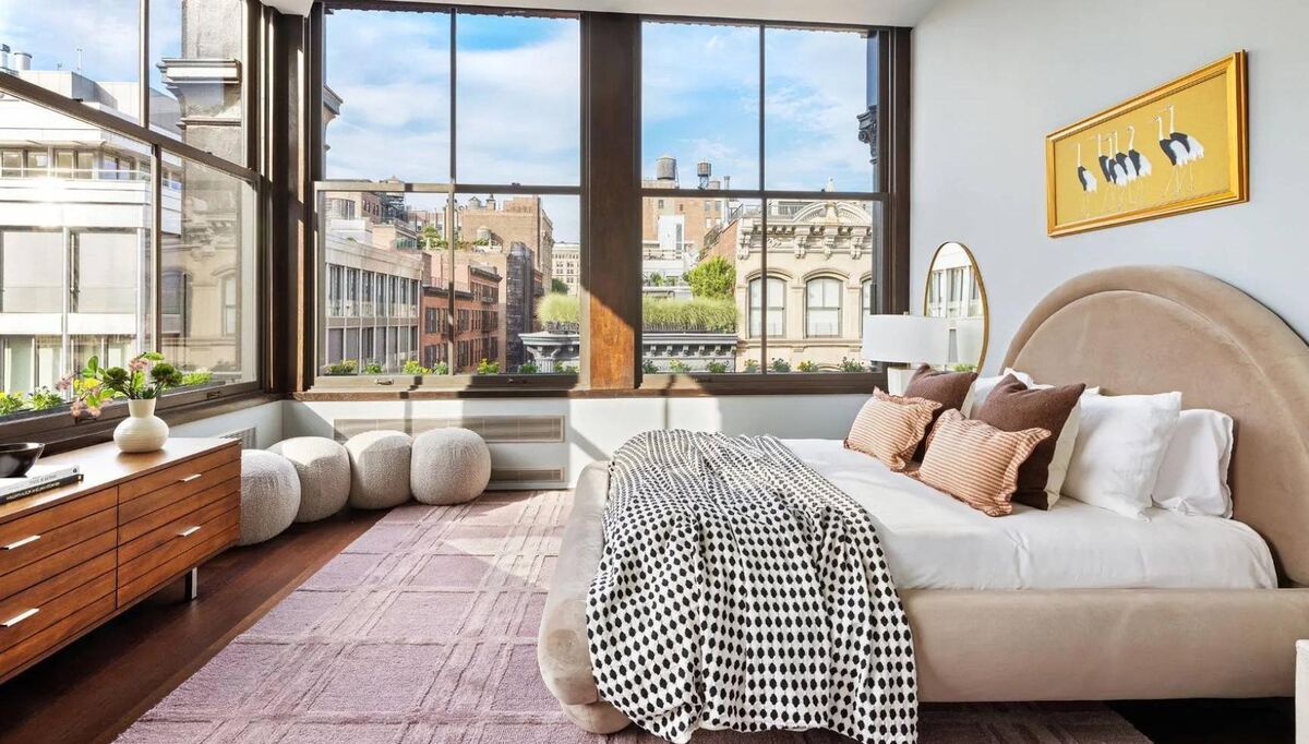 Sleep easy: Henry's Manhattan apartment has glorious penthouse views of the Brooklyn and Williamsburg bridges. Sleep easy: Henry's Manhattan apartment has glorious penthouse views of the Brooklyn and Williamsburg bridges.