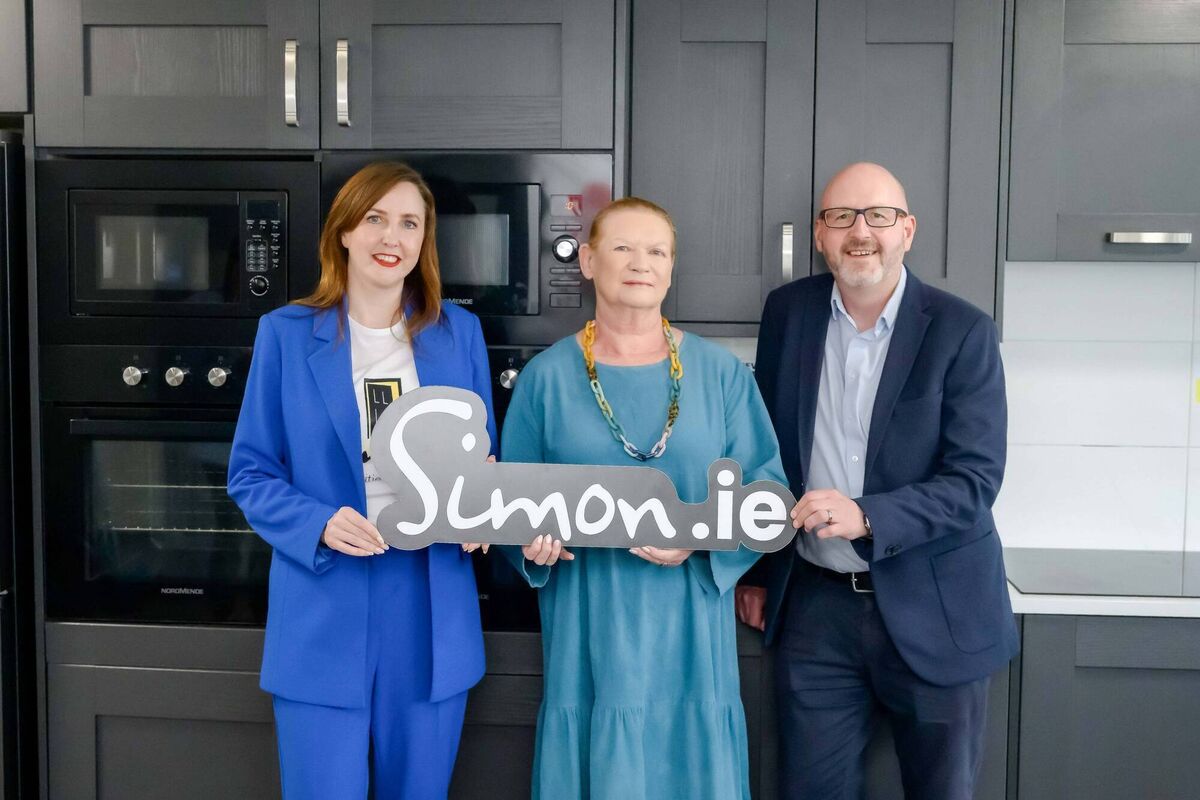 (Left to right) Ber Grogan, executive director of Simon Communities of Ireland, Eileen Dunne, and Alan Morris of Cash & Carry Kitchens (Simon Week Partners of Simon Communities of Ireland) launch Simon Week 2026 to highlight the need for cross-government action to work towards ending homelessness by 2030. (Left to right) Ber Grogan, executive director of Simon Communities of Ireland, Eileen Dunne, and Alan Morris of Cash & Carry Kitchens (Simon Week Partners of Simon Communities of Ireland) launch Simon Week 2026 to highlight the need for cross-government action to work towards ending homelessness by 2030.