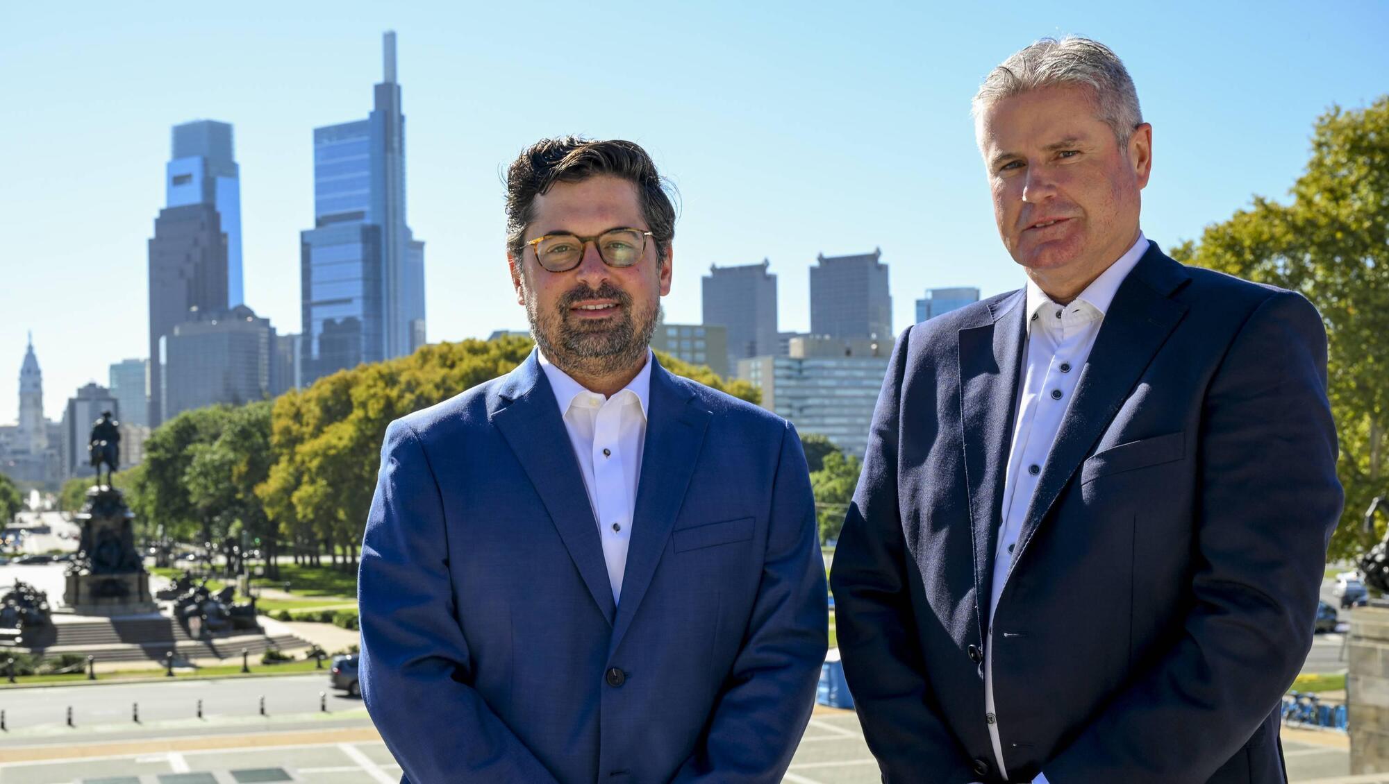 Mark McKeever, Glanua’s first directly employed US team member and the company’s 750th employee, and Karl Zimmerer, Group Managing Director of Glanua, at Glanua’s new office in Radnor, Pennsylvania.
