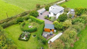 <p>Barr na Sráide, Blarney, Co. Cork</p> <p>Barr na Sráide, Blarney, Co. Cork</p>