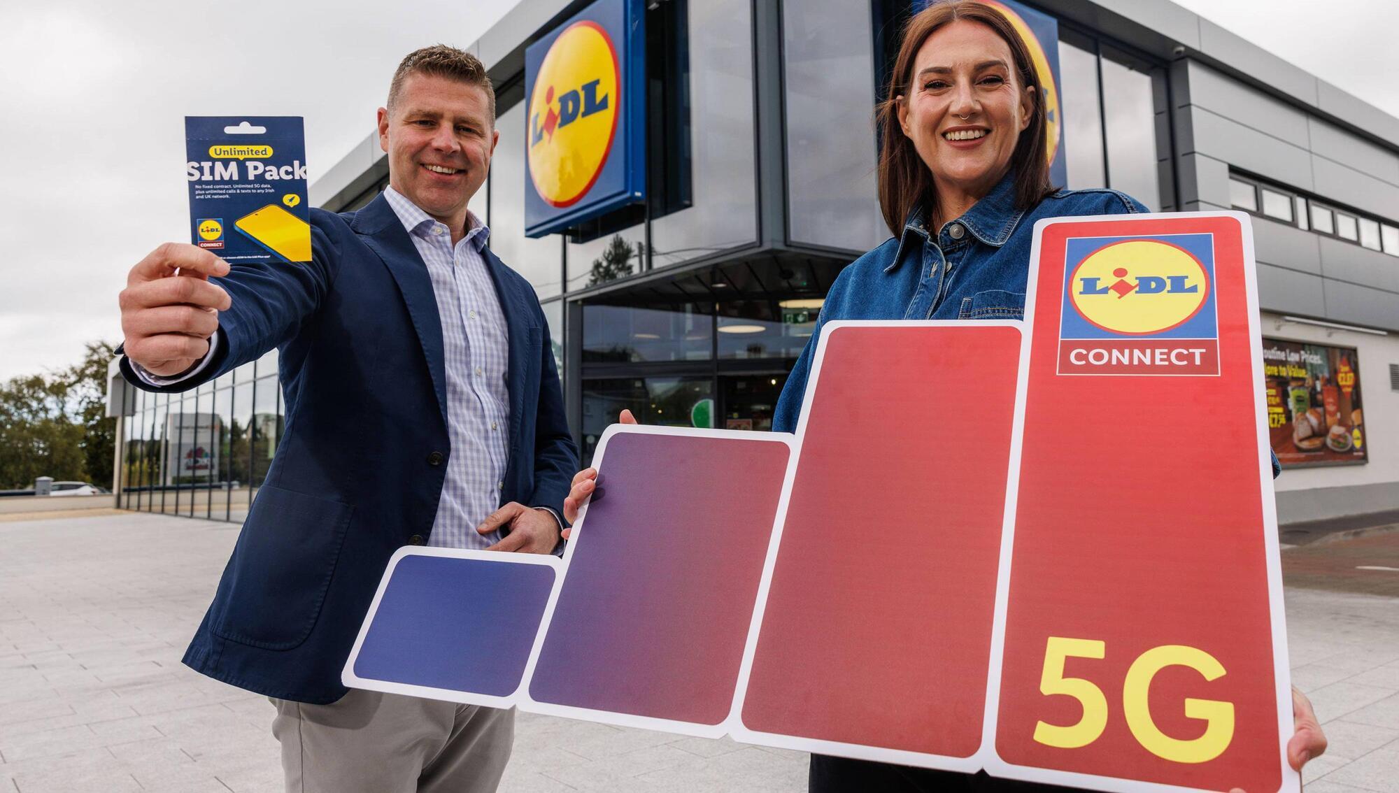  Robert Ryan, CEO of Lidl Ireland with cookbook author and food content creator Gina Daly at the launch of Lidl Connect. Picture: Damien Eagers / Julien Behal Photography 