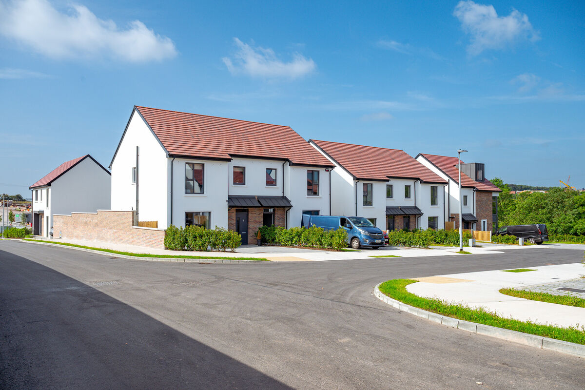 Longview, Ballyvolane, offers an impressive range of 2-, 3- and 4-bedroom townhouses and more. Longview, Ballyvolane, offers an impressive range of 2-, 3- and 4-bedroom townhouses and more.