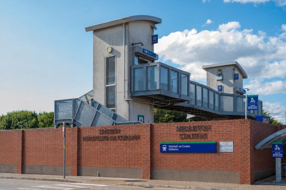 Orchid Meadows enjoys excellent transport connections, with Midleton Train Station, the forthcoming Water Rock Train Station and the nearby N25 offering convenient access to Cork City and beyond. Orchid Meadows enjoys excellent transport connections, with Midleton Train Station, the forthcoming Water Rock Train Station and the nearby N25 offering convenient access to Cork City and beyond.