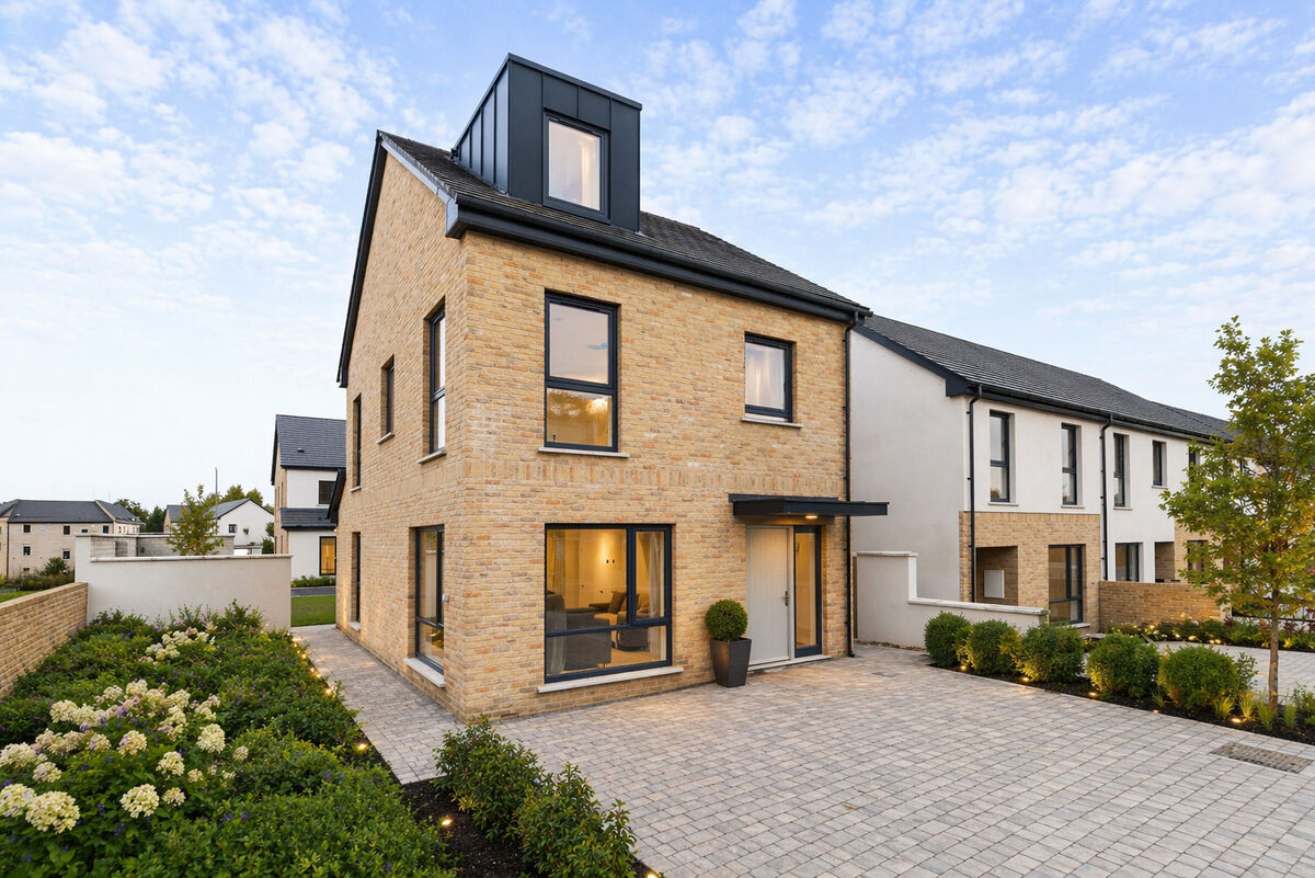 Beautiful new homes at Ard Saili, Carrigtwohill: Residents enjoy a rail station on the Cork–Midleton line, easy N25 access, and Midleton, Fota and Cork city all just minutes away. Beautiful new homes at Ard Saili, Carrigtwohill: Residents enjoy a rail station on the Cork–Midleton line, easy N25 access, and Midleton, Fota and Cork city all just minutes away.