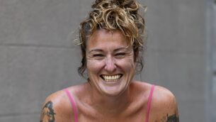 <p>Kyla Cobbler posted a photo of both her and her husband Simon Stewart holding a positive pregnancy test on Instagram.</p>