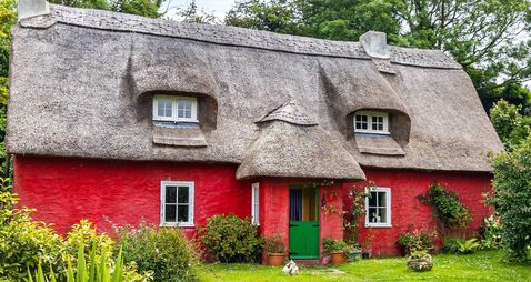 House of the Week: Picture-perfect thatched cottage for €390k