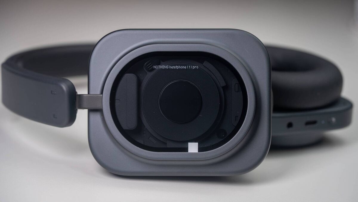 The unique see-through glass of the ear cups is one of the most visually impressive parts of the overall design of the Nothing Headphone (1) Pro.