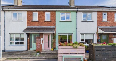 €325k colourful, charming, and convenient home in Tramore