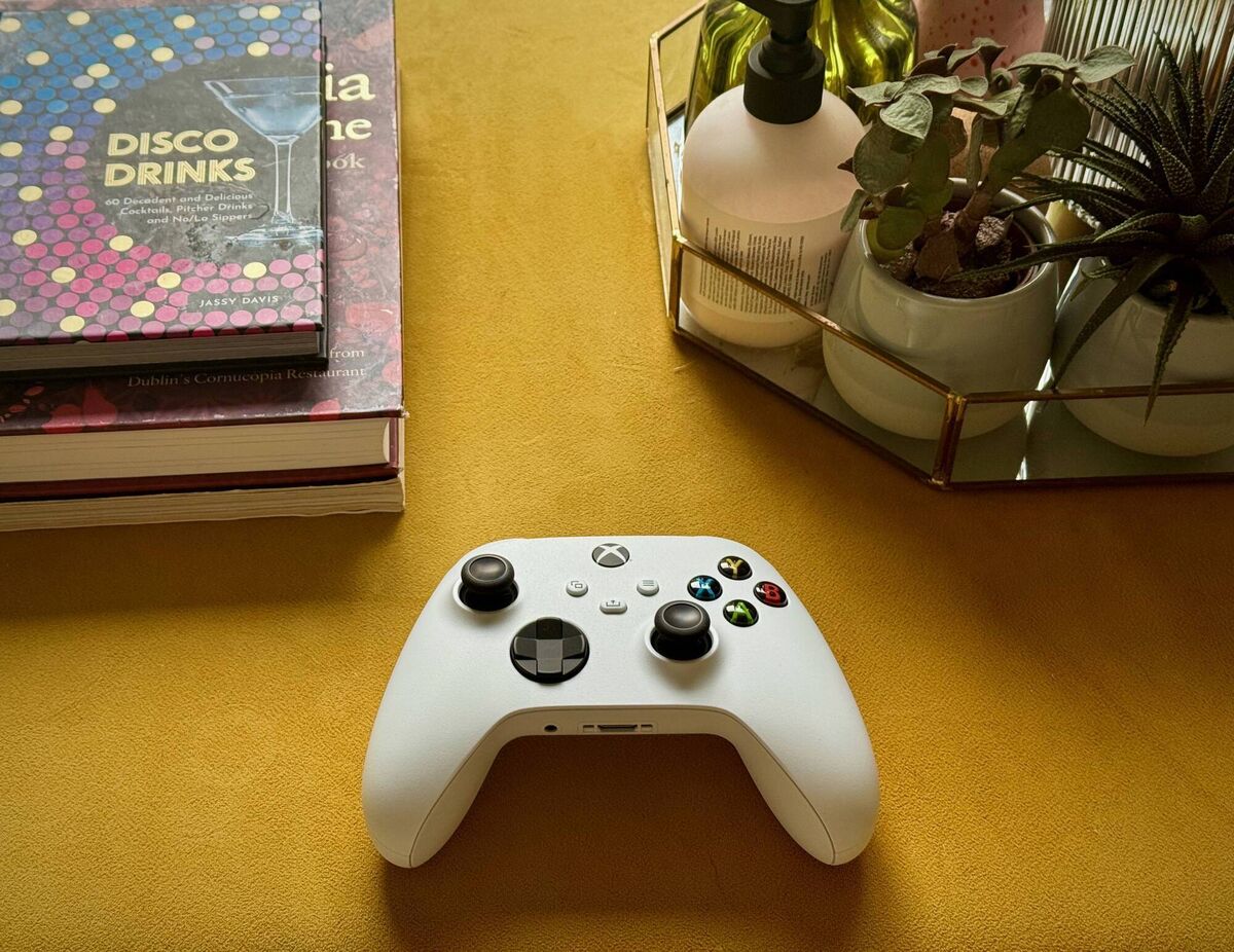 Wireless Xbox controller. Wireless Xbox controller.