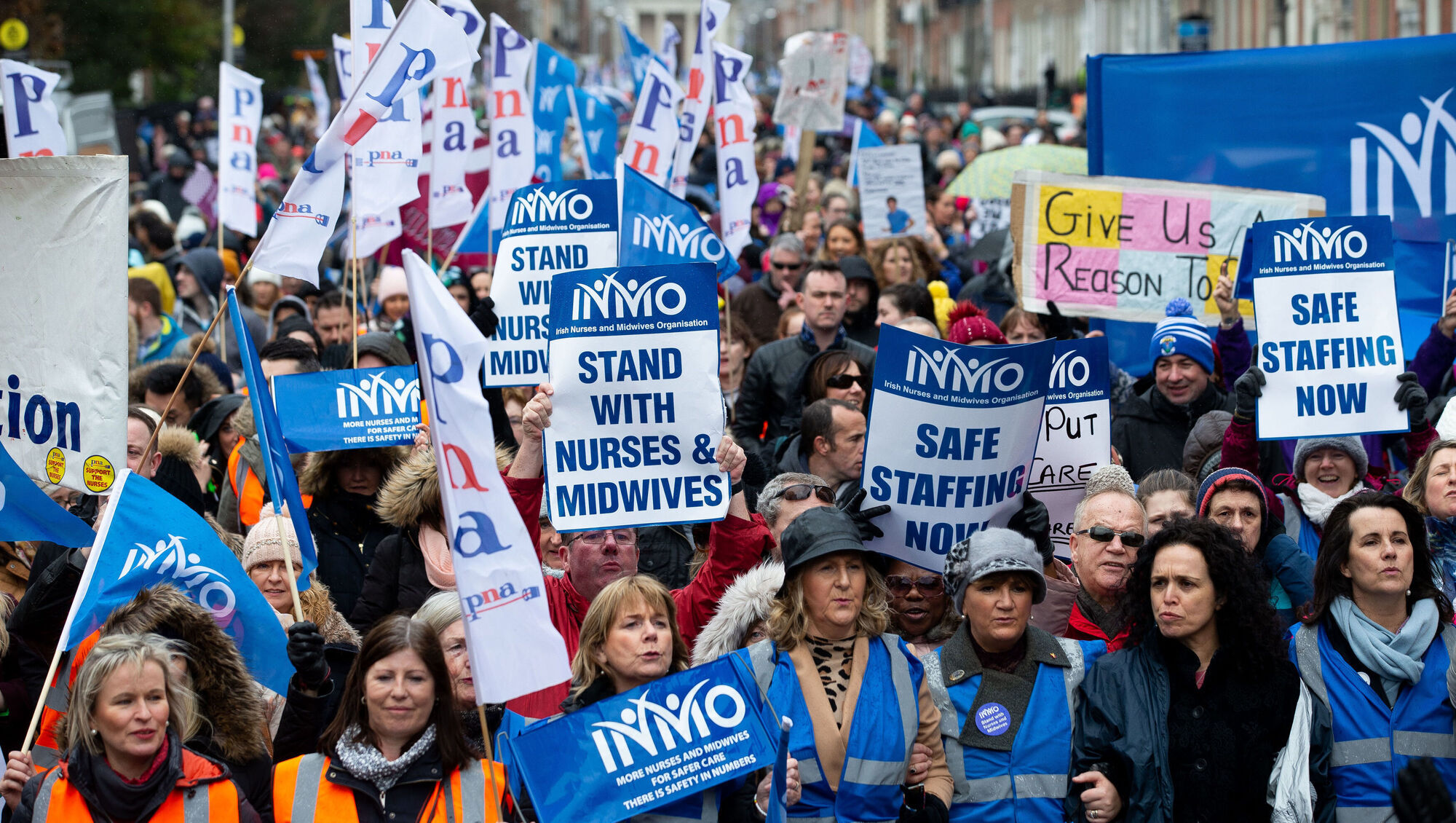 Unions estimate that there will be between 300,000 and 400,000 public servants on strike on Wednesday as part of a row with the government over pay negotiations amid the cost-of-living crisis
