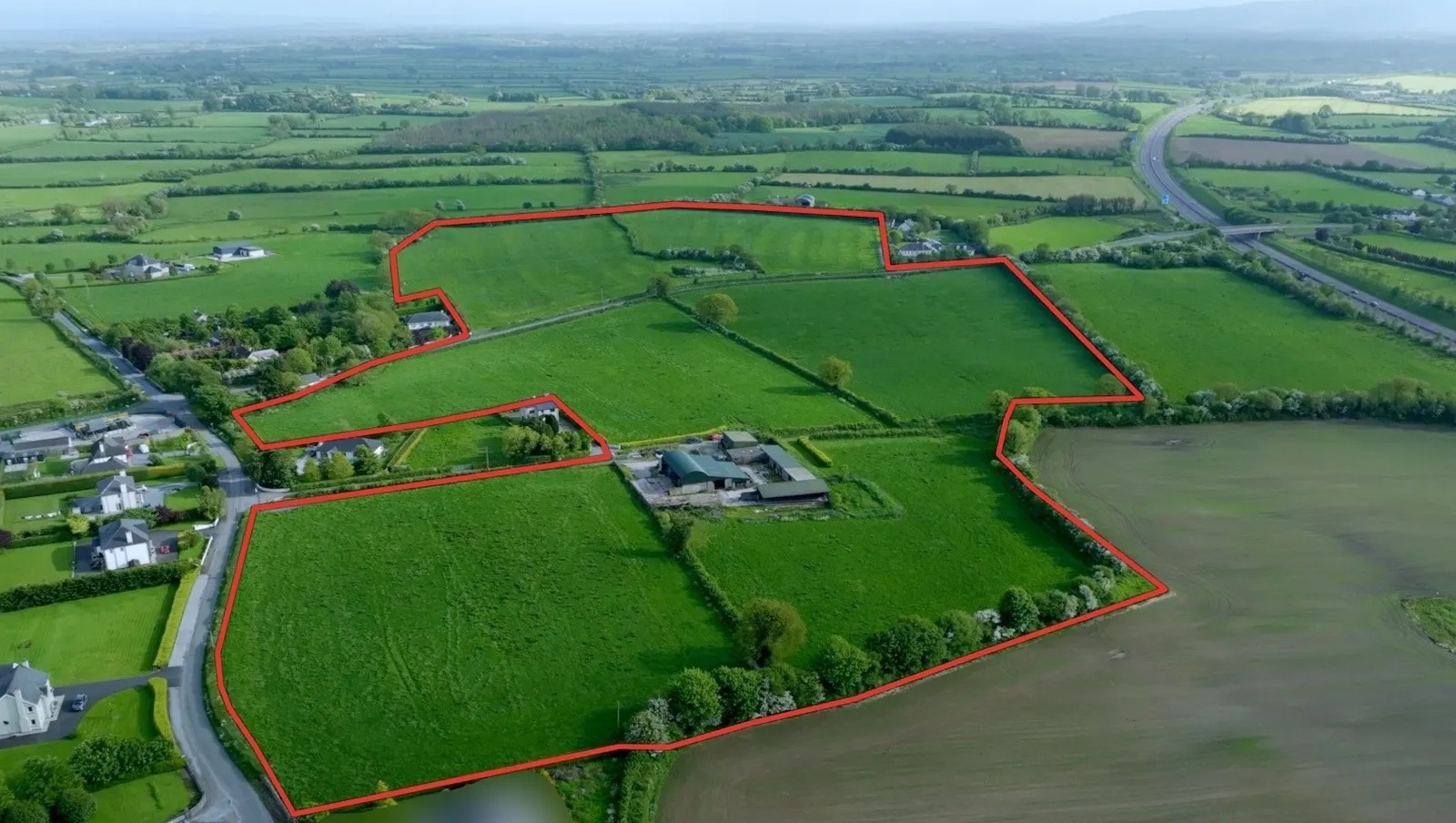 The property that went under the hammer was a quality 41-acre farm at Boscobell — two minutes from Cashel and six minutes from the M8.