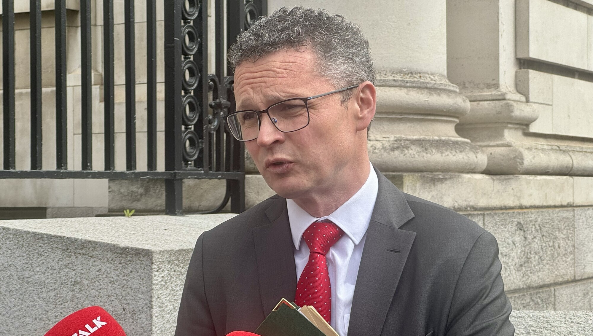 Minister Patrick O'Donovan nach medizinischem Notfall in Limerick auf ...