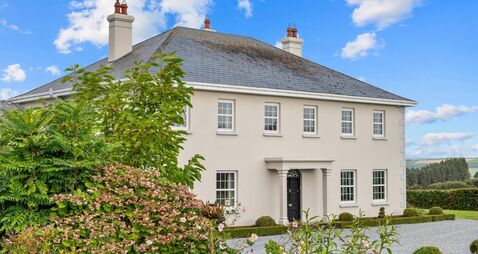 Make a splash at Georgian-style expansive Waterfall offering for €1.575m