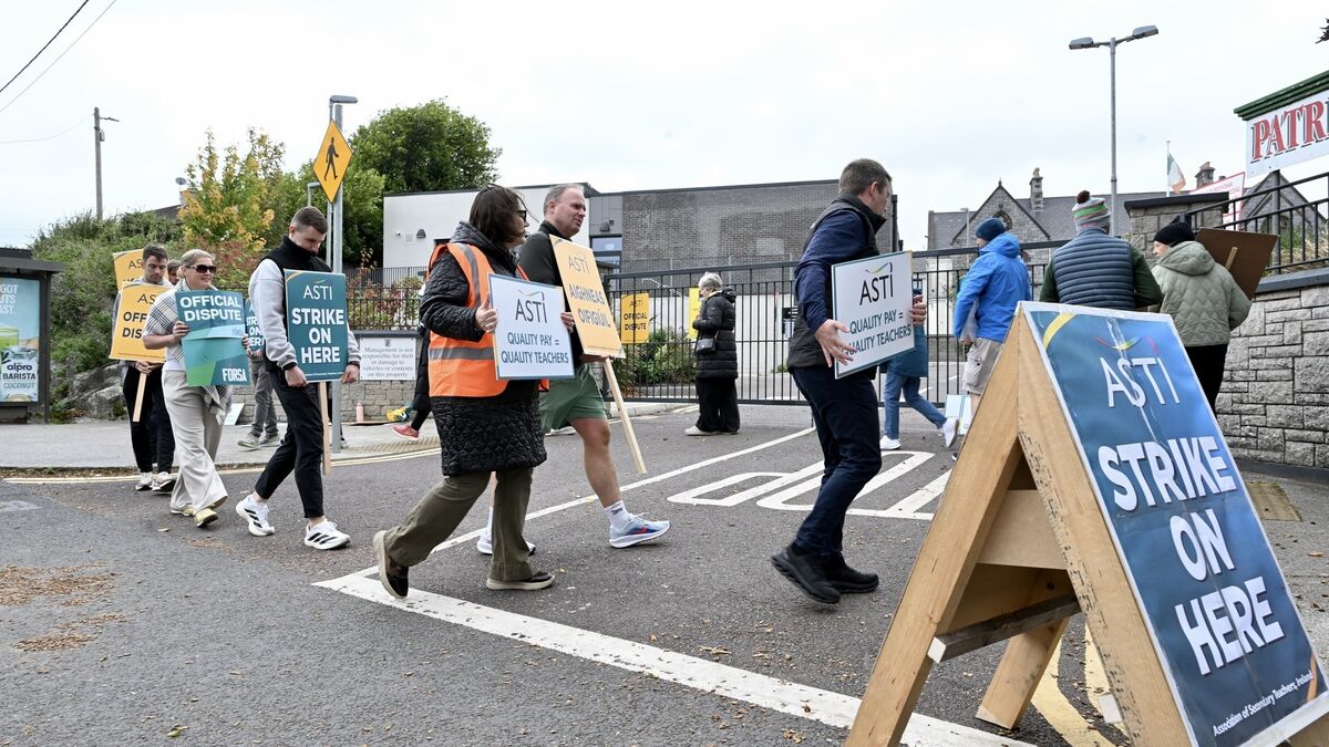 Public sector strikes called off after late intervention by Taoiseach