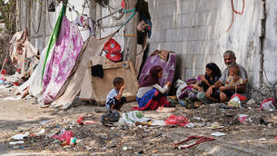 <p>A displaced Yemeni family sits beside a makeshift shelter along a roadside in Aden, Yemen. (AP Photo/Abdulnasser Alseddik)</p> <p>A displaced Yemeni family sits beside a makeshift shelter along a roadside in Aden, Yemen. (AP Photo/Abdulnasser Alseddik)</p>