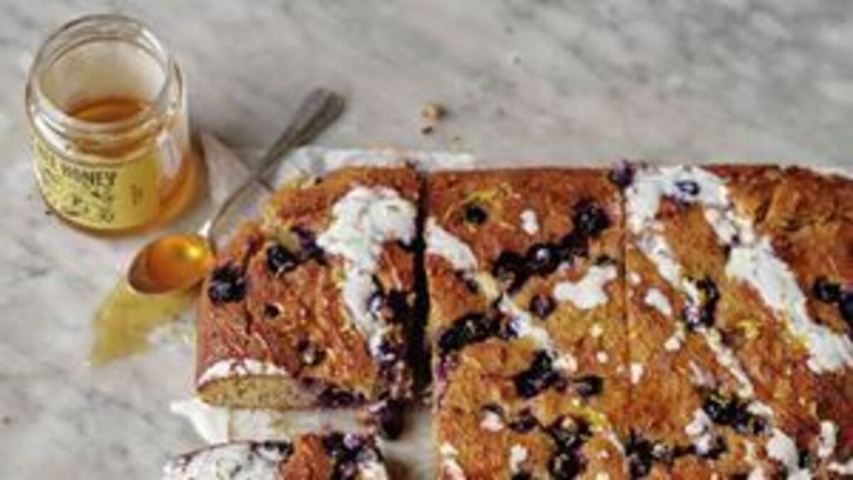 Easy Peasy Yogurt Cake