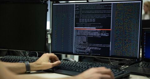 471917112.jpg US Urges Fix for Widely Used Software After Critical Alerts